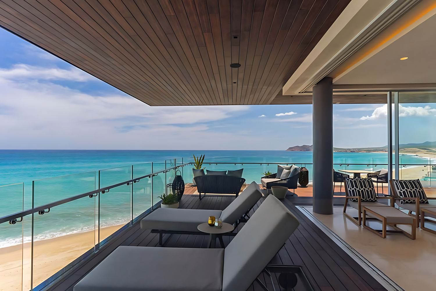 Two-Story Penthouse, 3 Bedroom Residence, Beach front, Top floor, Fireplace, Private pool LuxuriaVacations