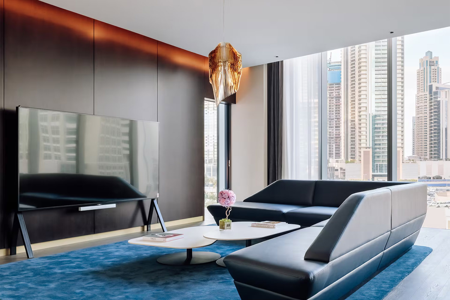 Ultimate ME+ Jacuzzi LuxuriaVacations