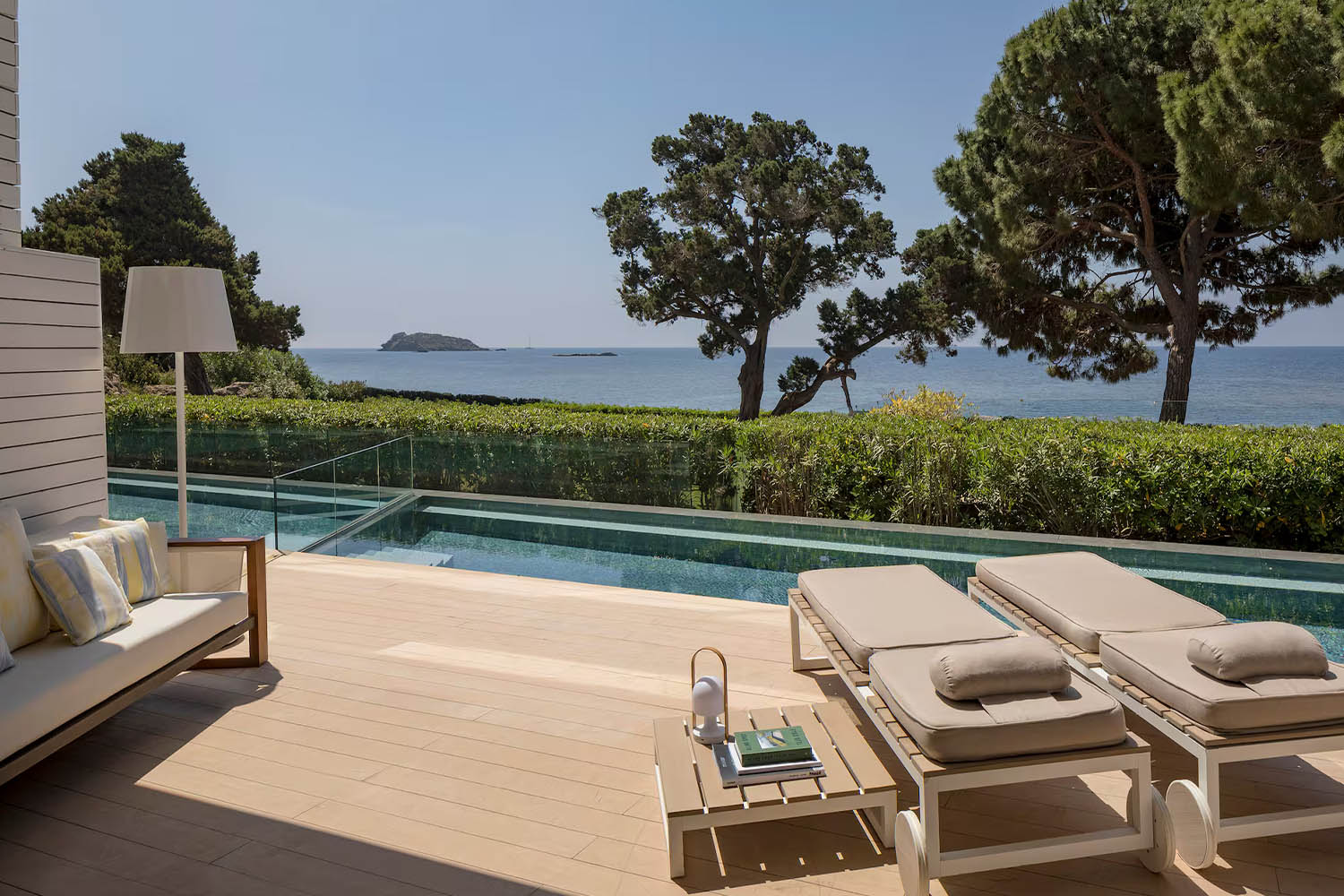 Ultimate ME+ Suite with Private Pool and Sea View LuxuriaVacations