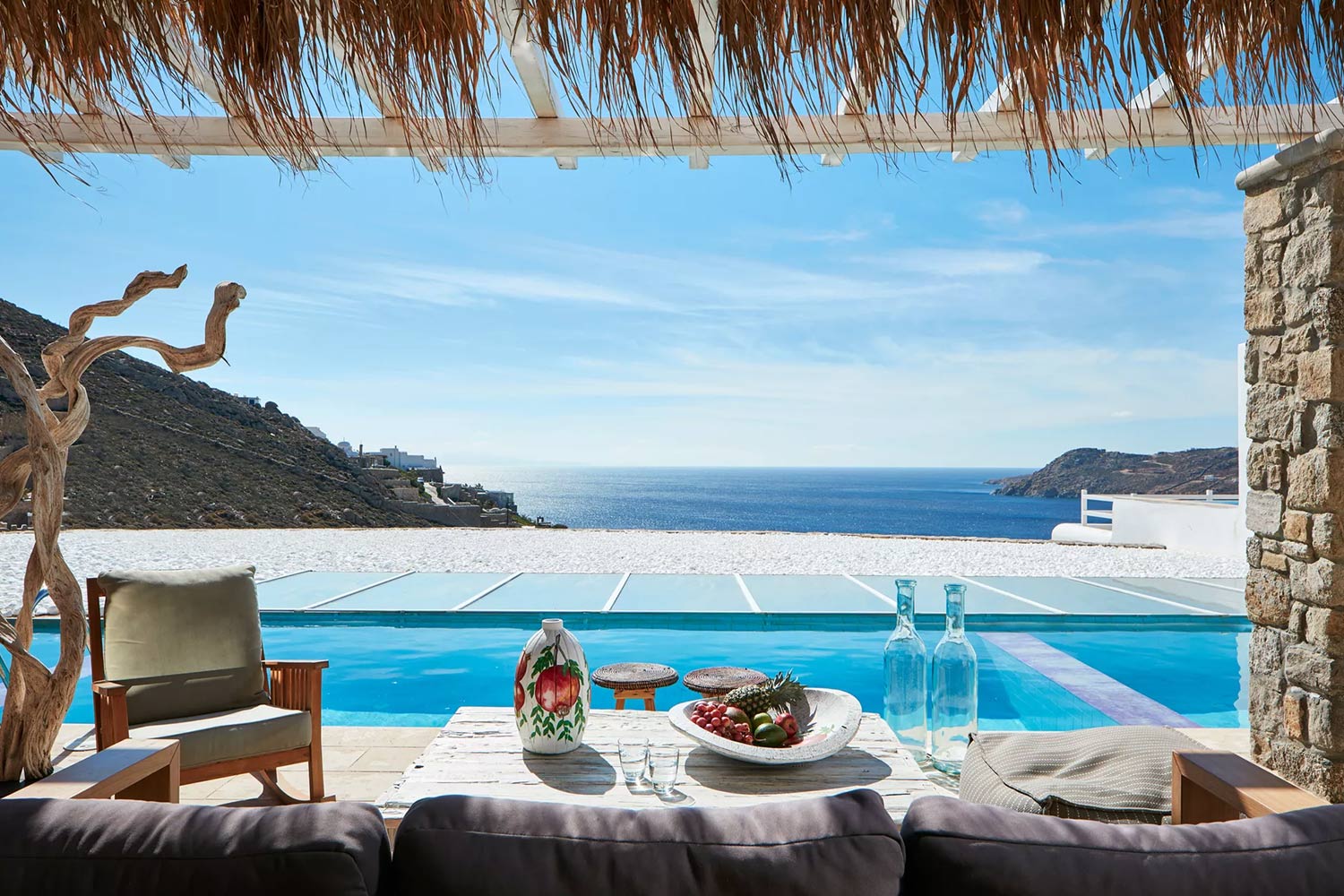 UNIQUE VILLAS: 3-Bedroom in house PSAROU VILLA LuxuriaVacations