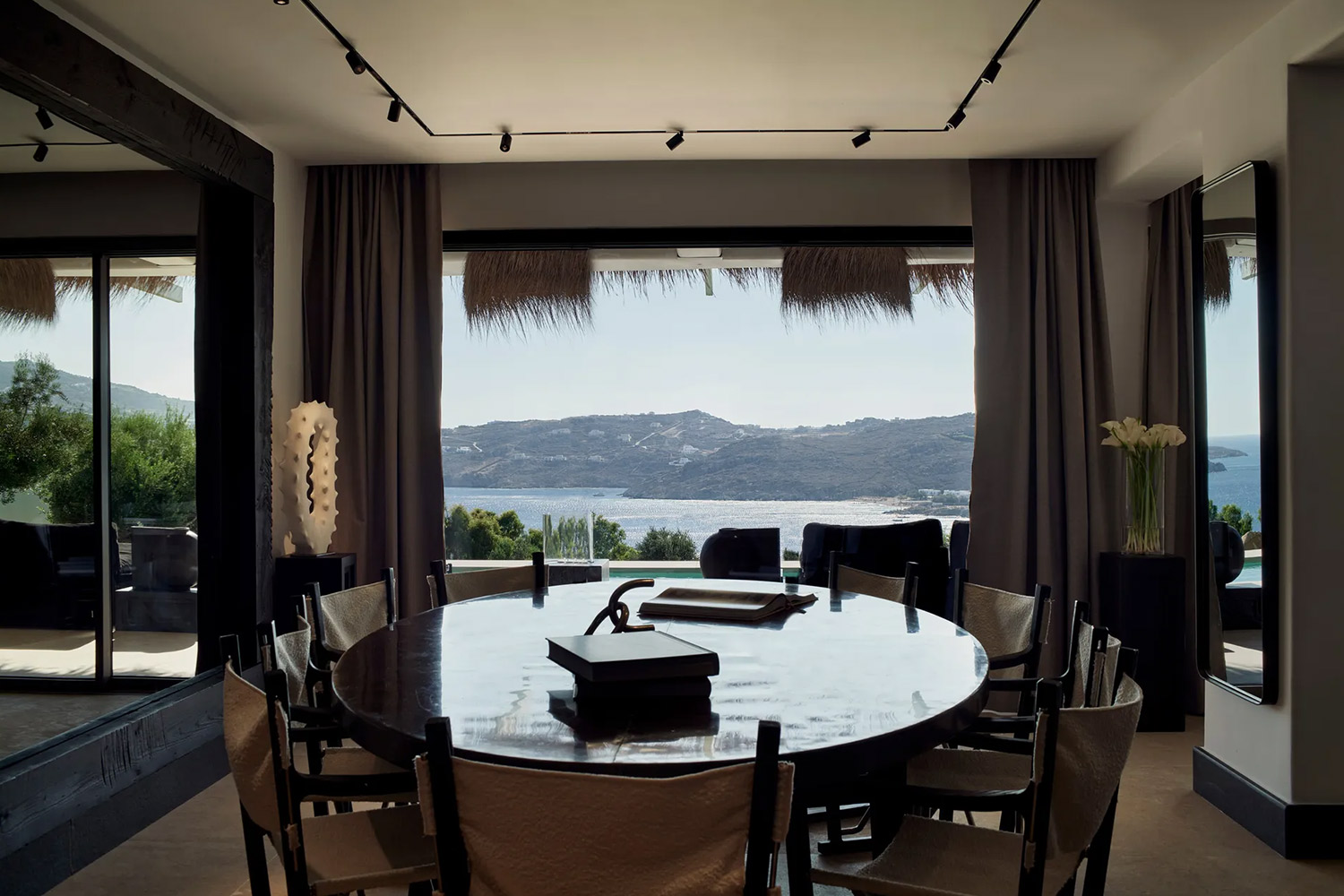 UNIQUE VILLAS: 6-Bedroom SUPER PARADISE VILLA LuxuriaVacations