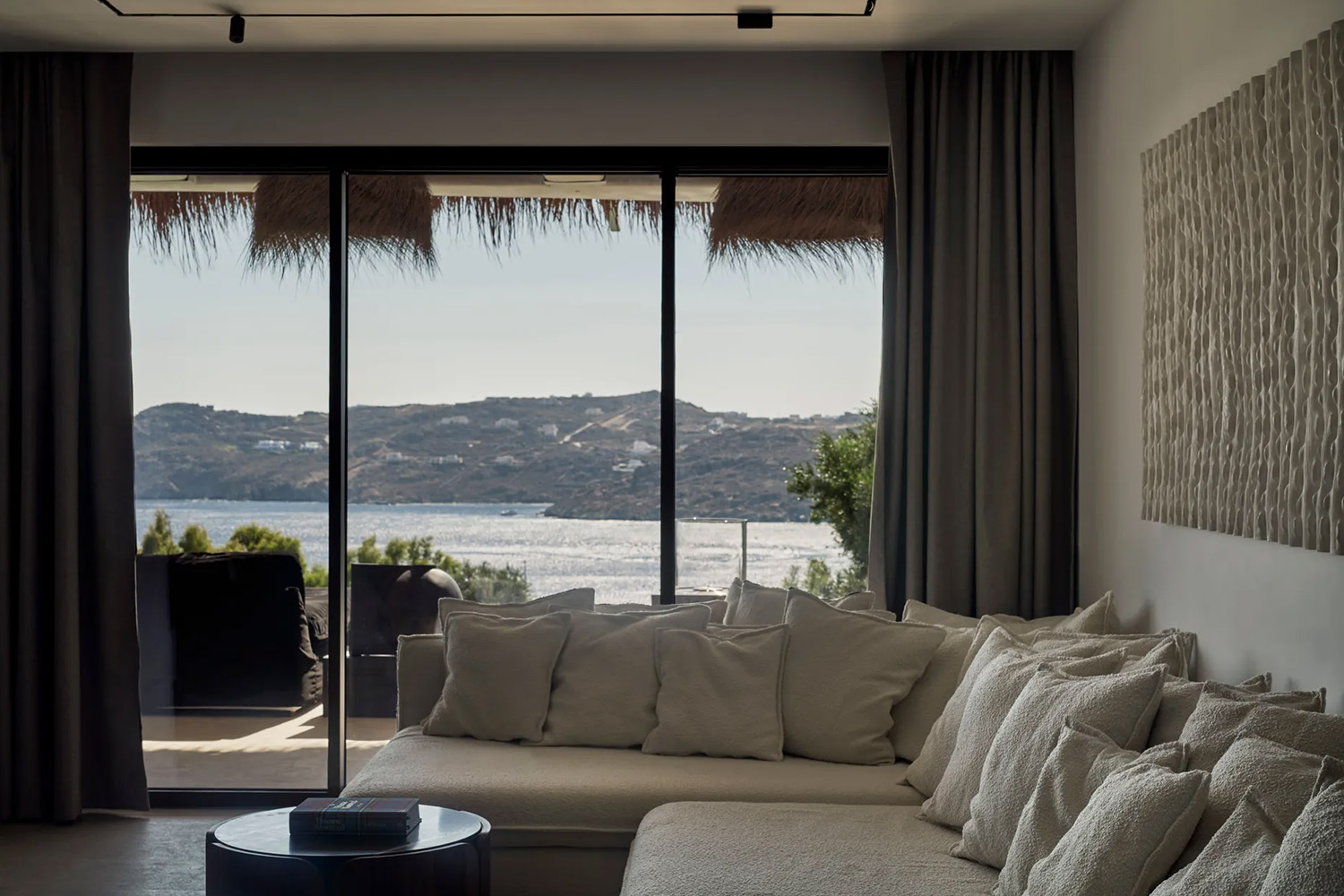 UNIQUE VILLAS: 6-Bedroom SUPER PARADISE VILLA LuxuriaVacations