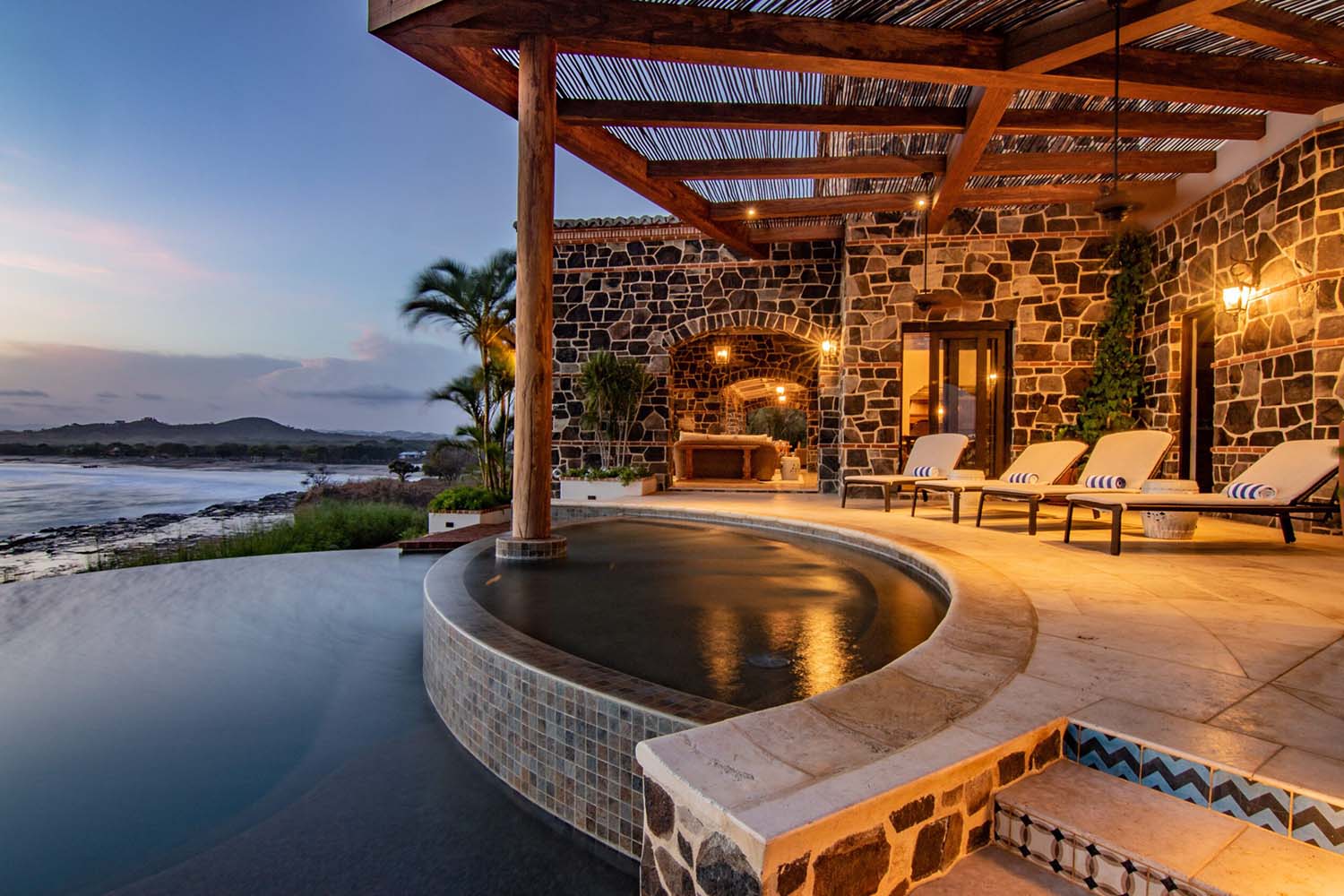 Villa Juliana LuxuriaVacations