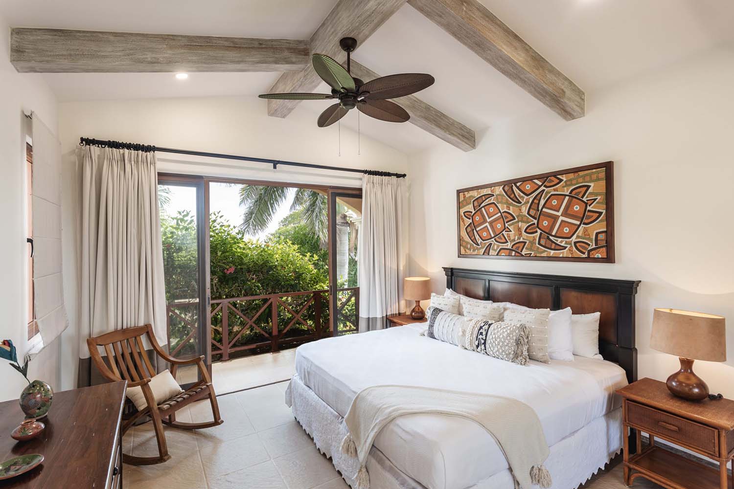 Villa Rosada LuxuriaVacations