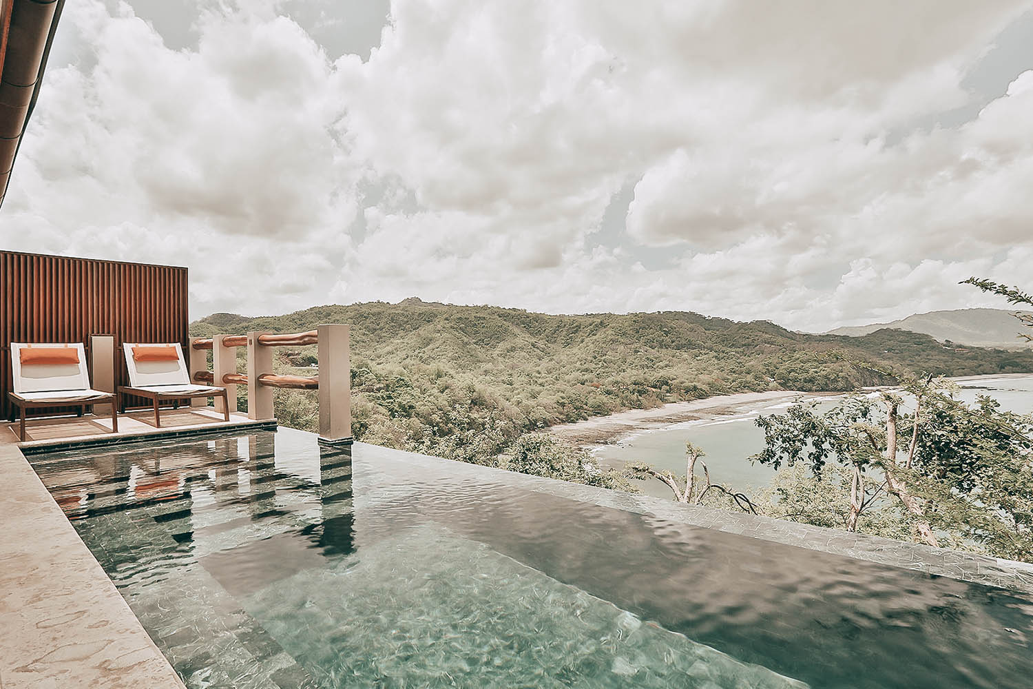 Villa with plunge pool LuxuriaVacations
