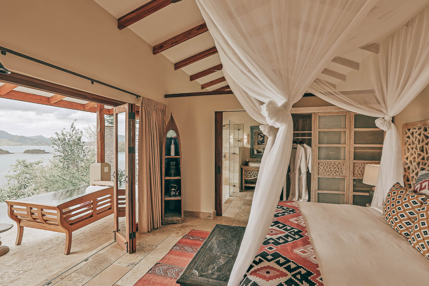 Villa with plunge pool LuxuriaVacations