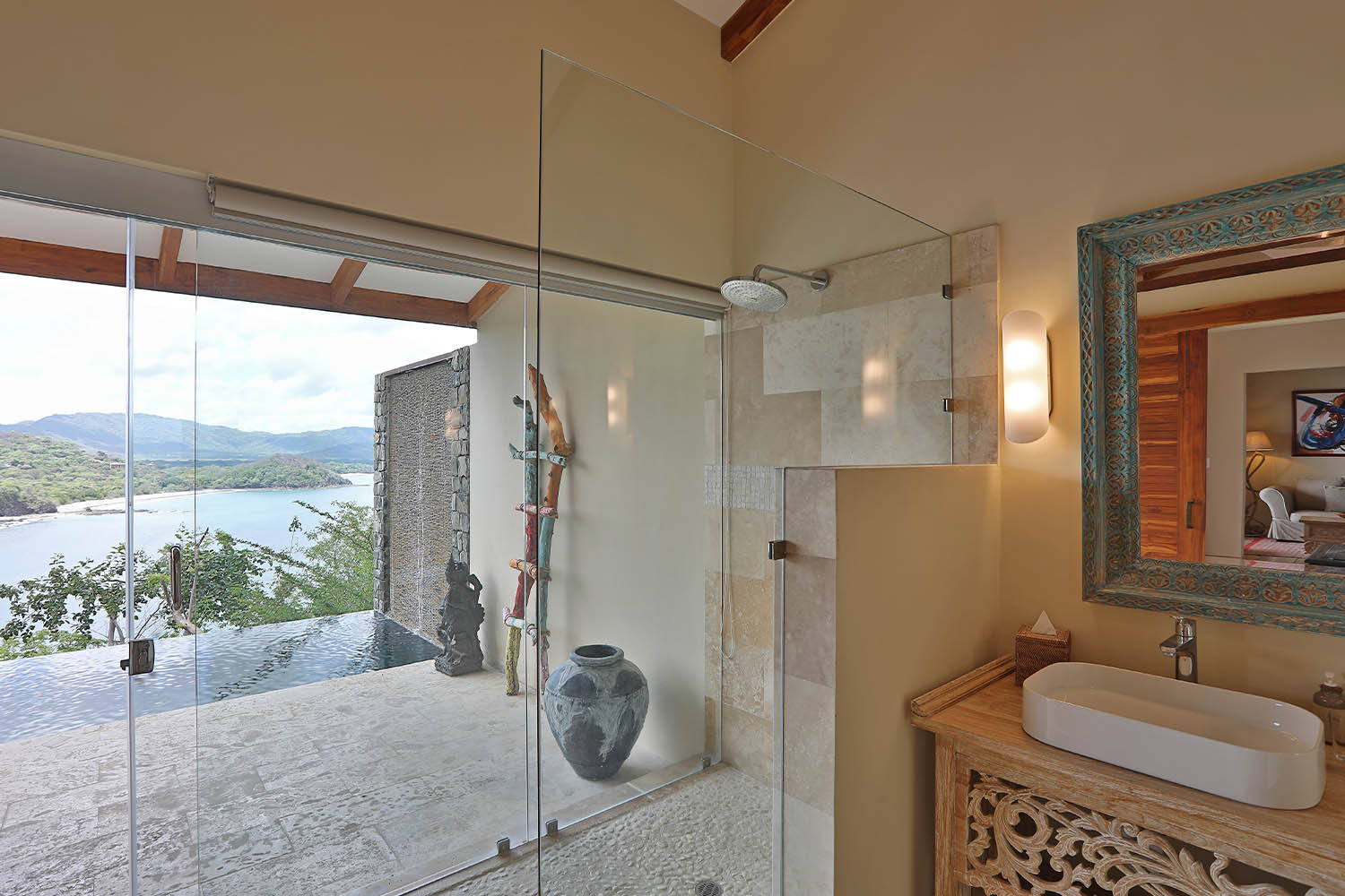 Villa with plunge pool LuxuriaVacations