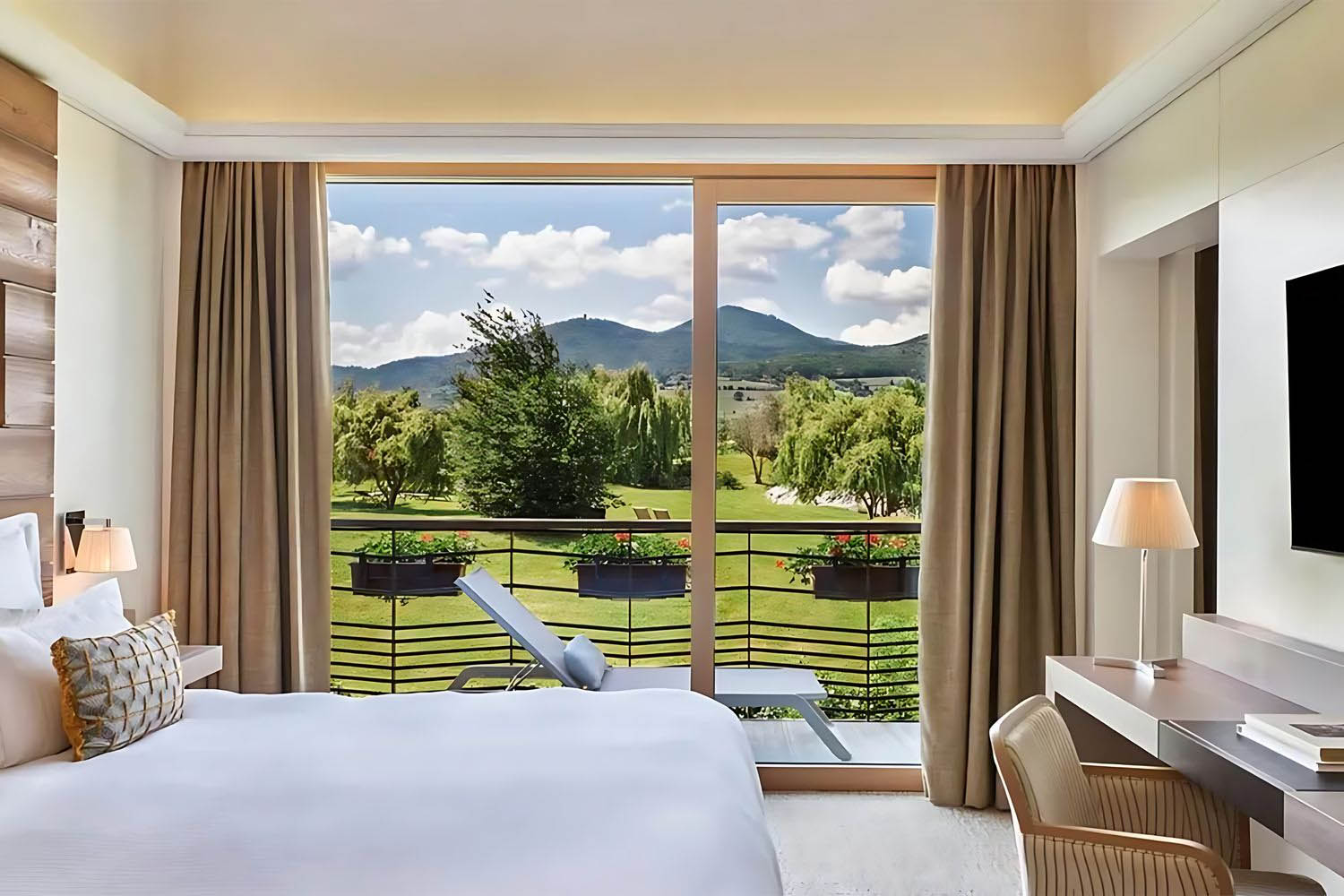 Vineyard View Suite LuxuriaVacations